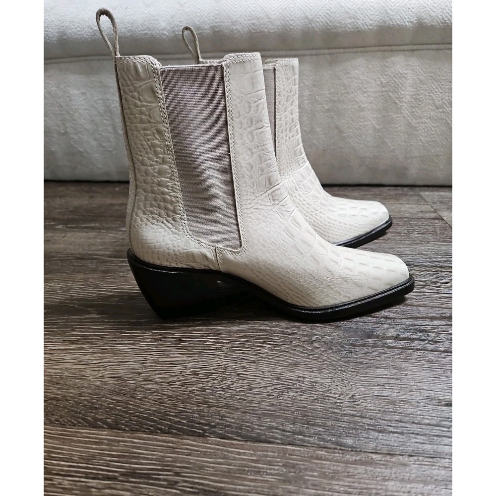 MATISSE WOMEN'S ELLIS WESTERN BOOTIES. SIZE: 8.5 BRAZIL LEATHER IVORY SQUARE TOE